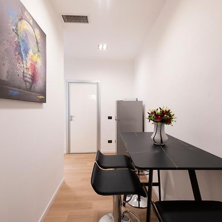 Milan Royal Suites Duomo Екстер'єр фото