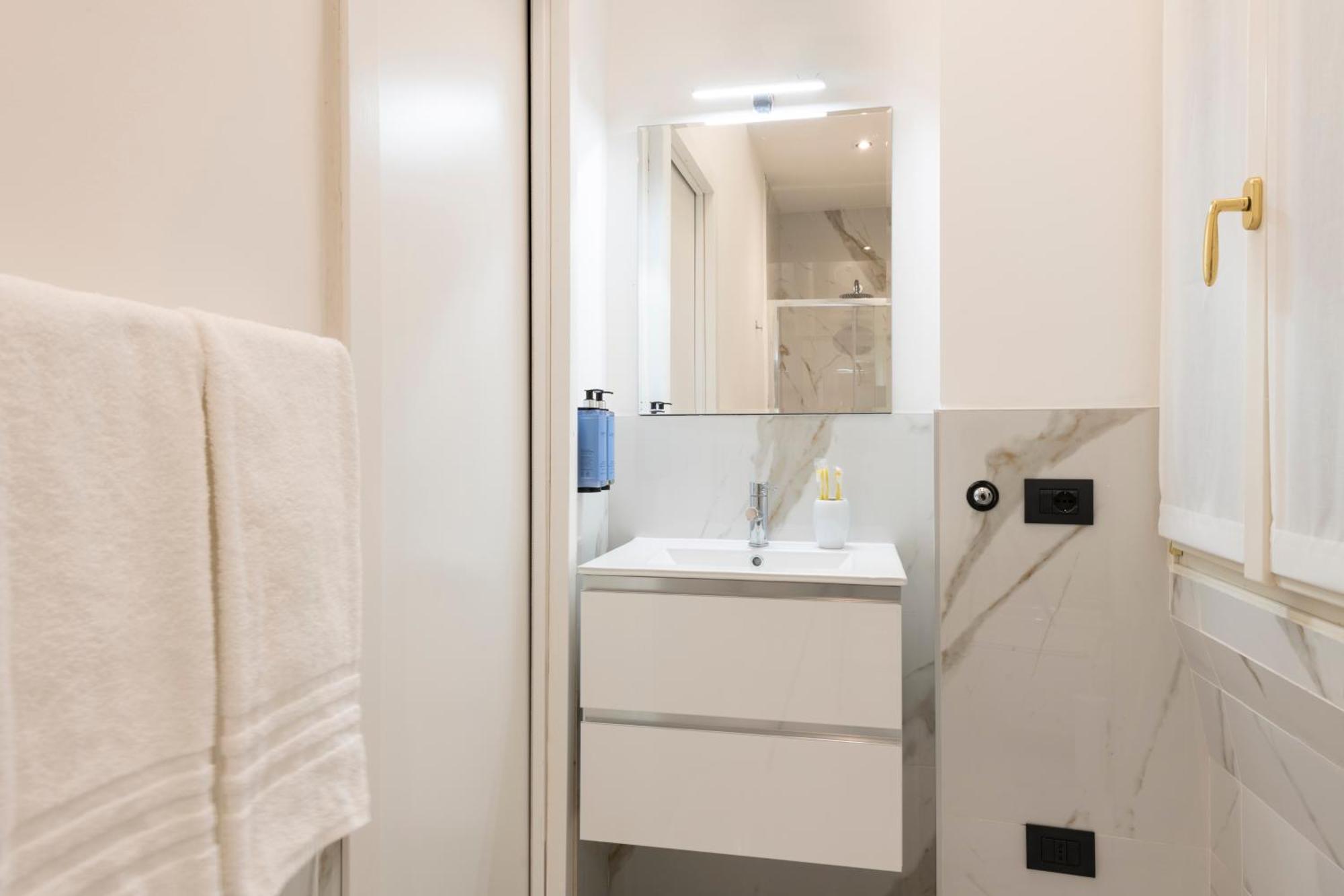 Milan Royal Suites Duomo Екстер'єр фото